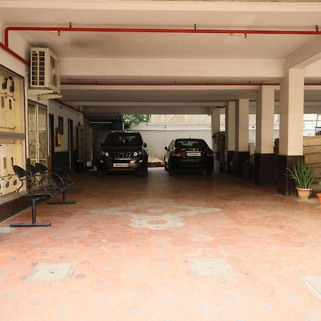 Taz Kamar Family Hotel Chennai Esterno foto
