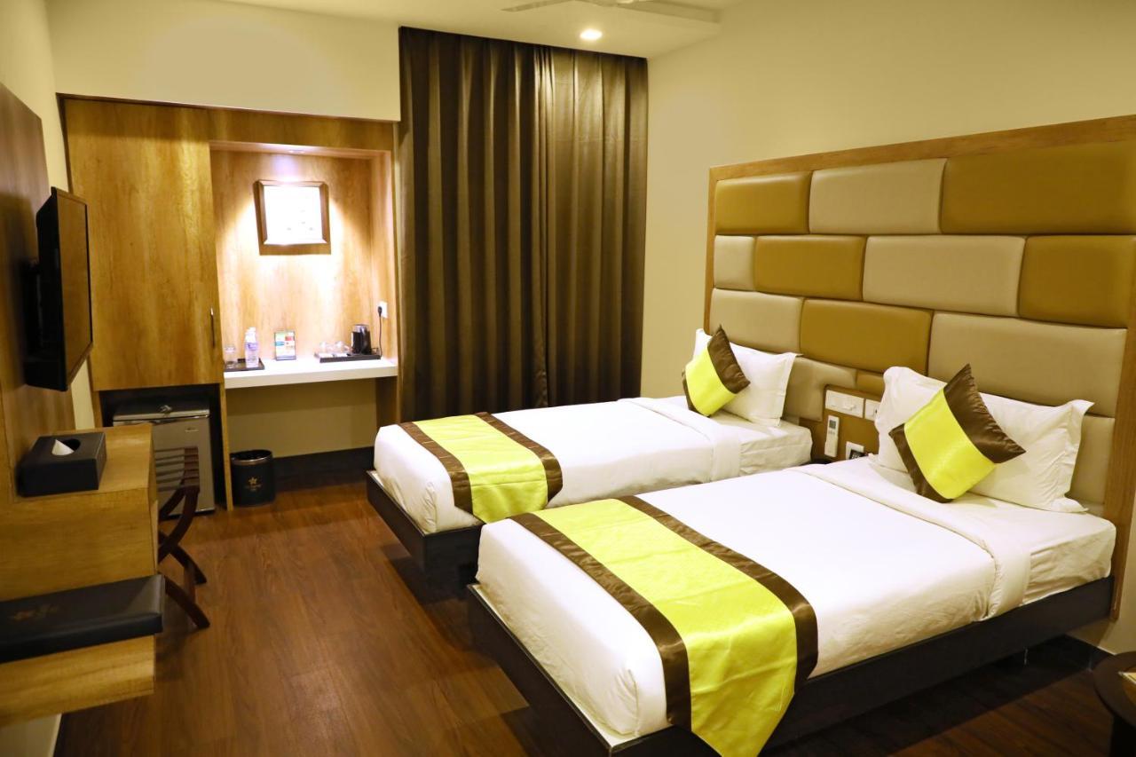 Taz Kamar Family Hotel Chennai Esterno foto