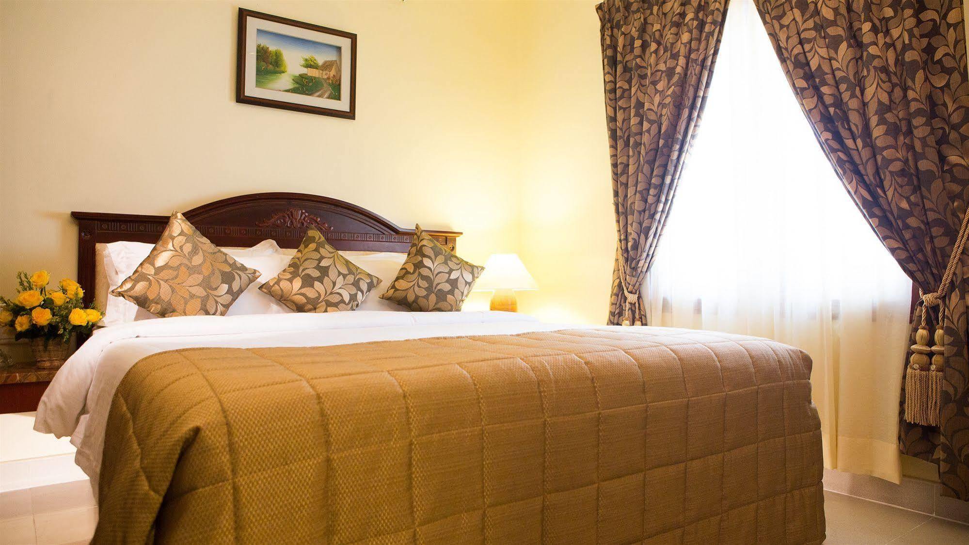 Taz Kamar Family Hotel Chennai Esterno foto