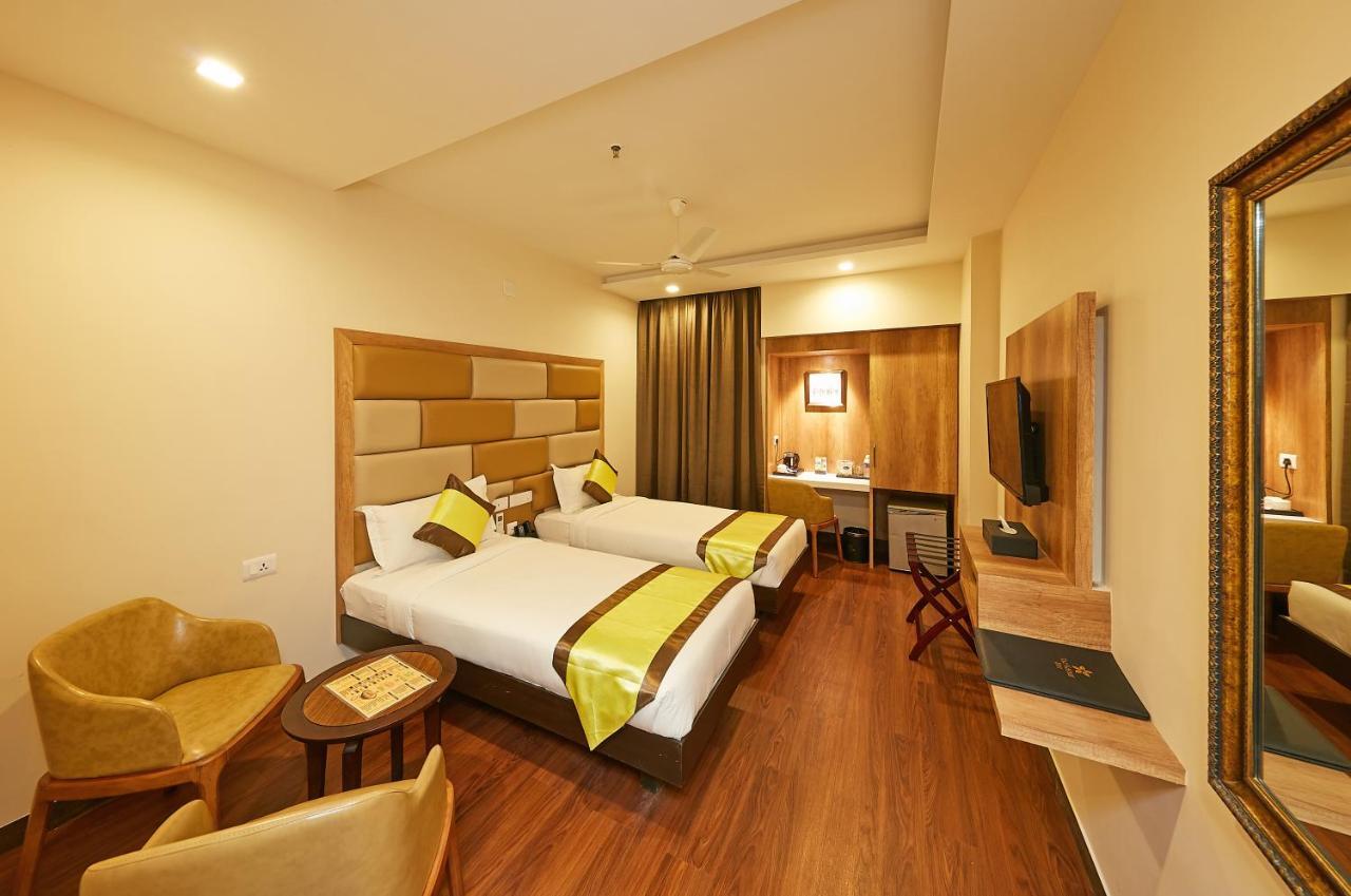 Taz Kamar Family Hotel Chennai Esterno foto