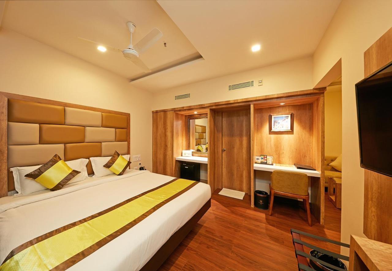 Taz Kamar Family Hotel Chennai Esterno foto